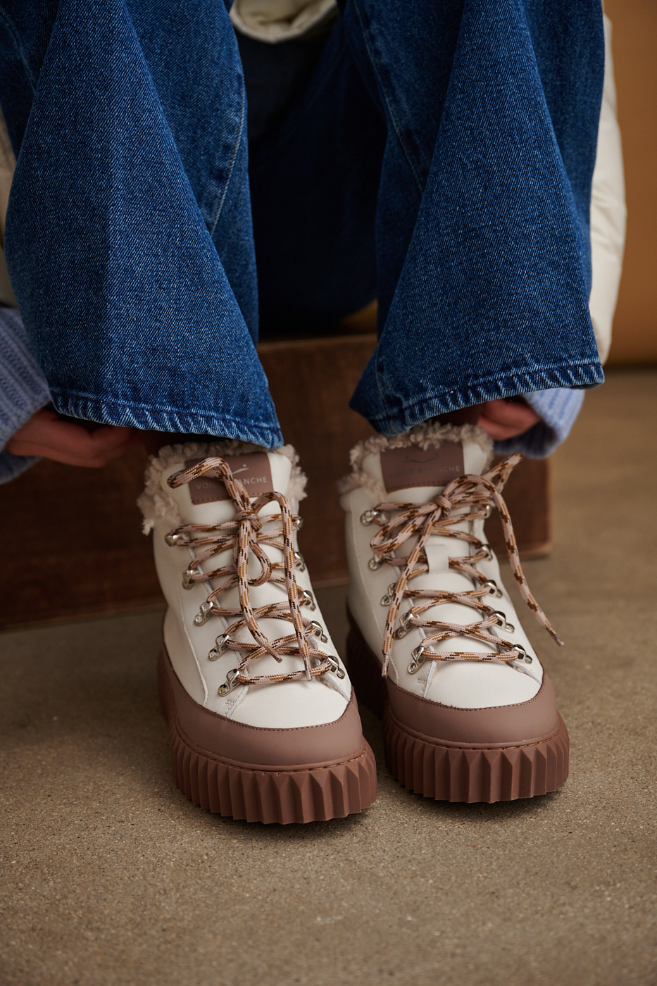 VOILE BLANCHE Треккинг-ботинки HELIA на шнуровке и с внутренней отделкой из овчины