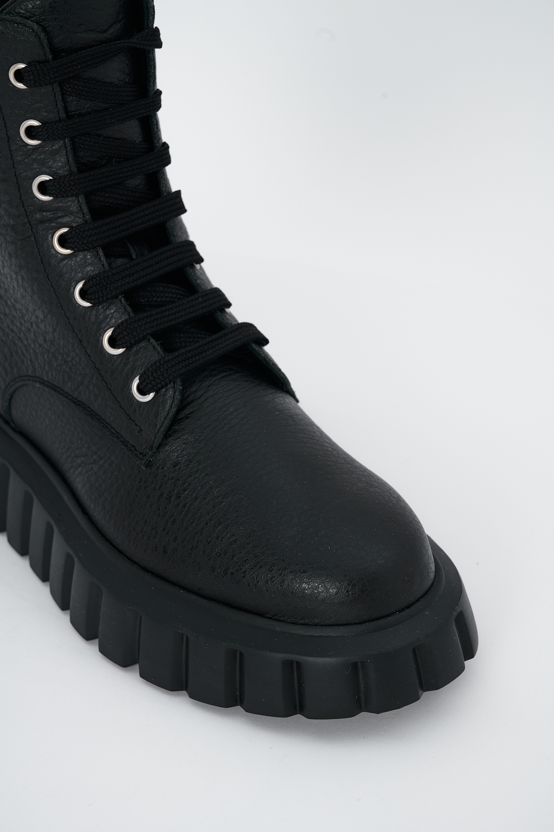 VOILE BLANCHE Ботинки GRENELLE на массивной подошве из зернистой натуральной кожи