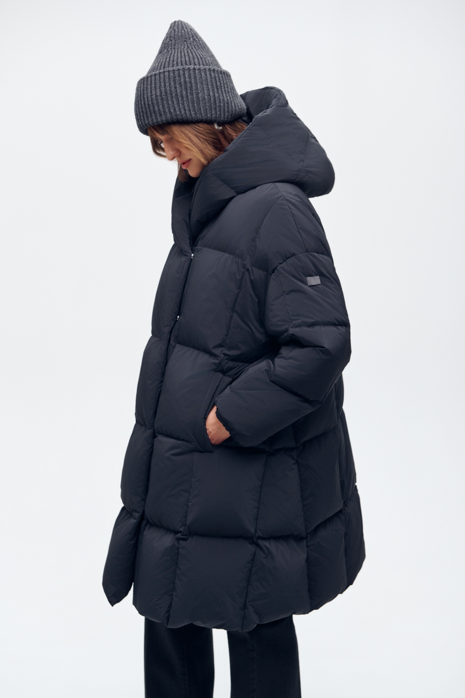 LEMPELIUS Пуховик EFA с квадратной стежкой и объемным капюшоном из технологичного матового нейлона в черном