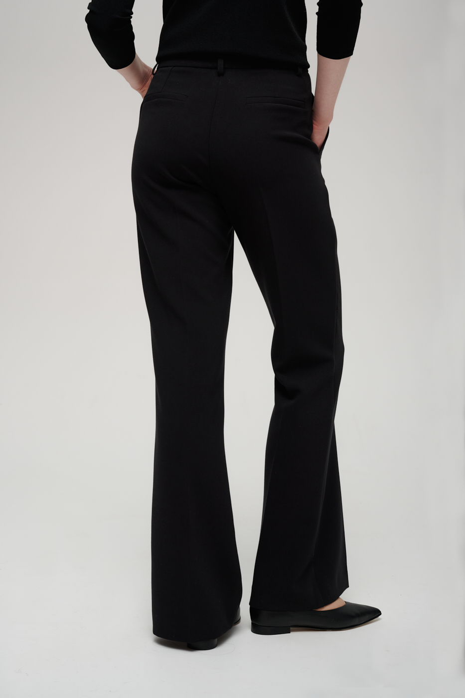 OTTOD'AME Брюки-клеш с угловым карманом