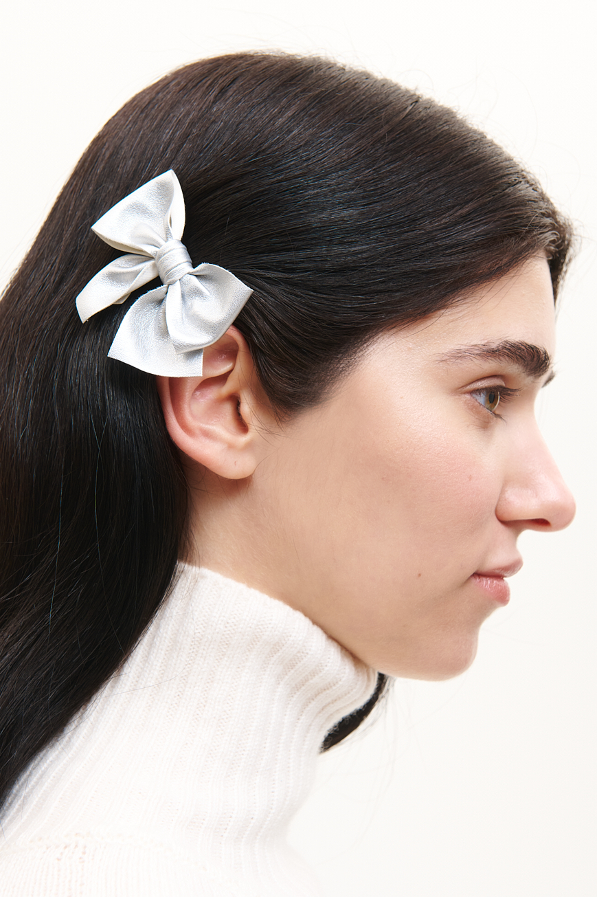 JF STORE x LADY BOW Заколка-бант из эко-кожи в серебре