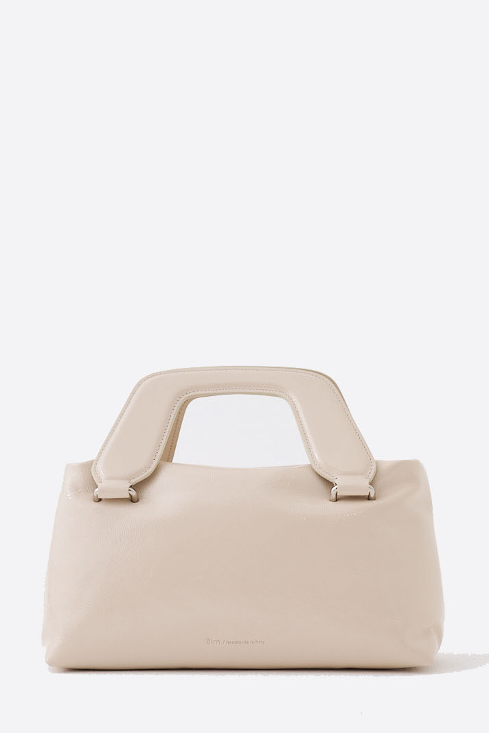 Āim Сумка ALICE из телячьей лаковой кожи кремового оттенка