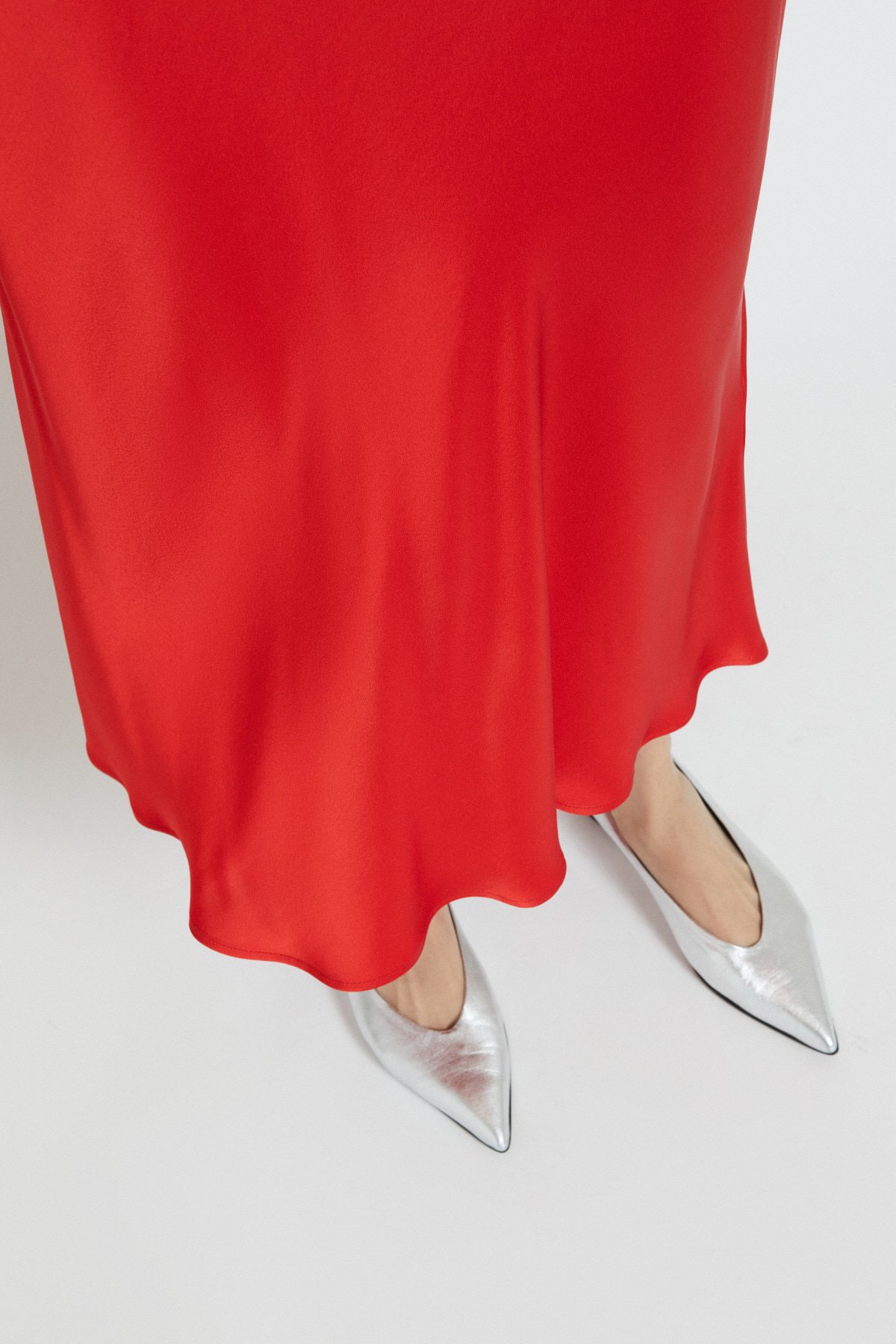 OTTOD'AME  Юбка бельевого типа из струящейся плотной вискозы алого цвета