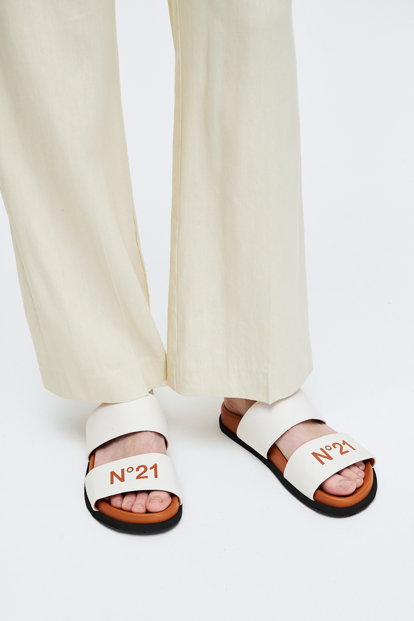 N21  Сандалии на порто-подошве с широкими ремнями из хлопковой канвы