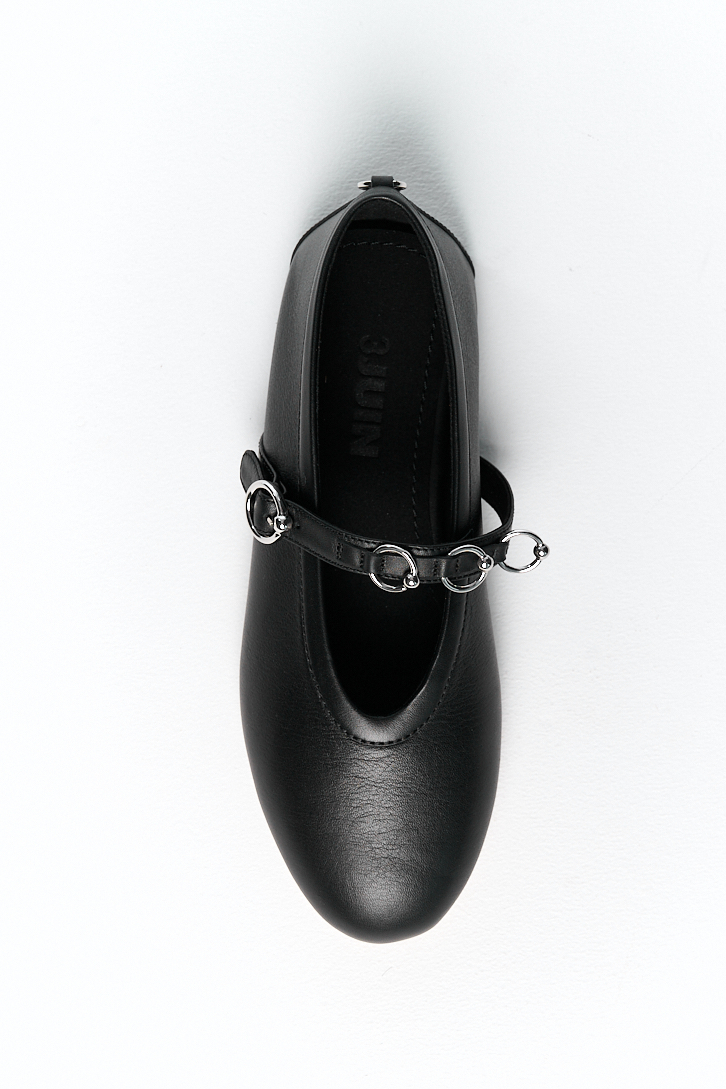 3JUIN Балетки Мэри Джейн из кожи наппа черного цвета с декором в виде колец для пирсинга