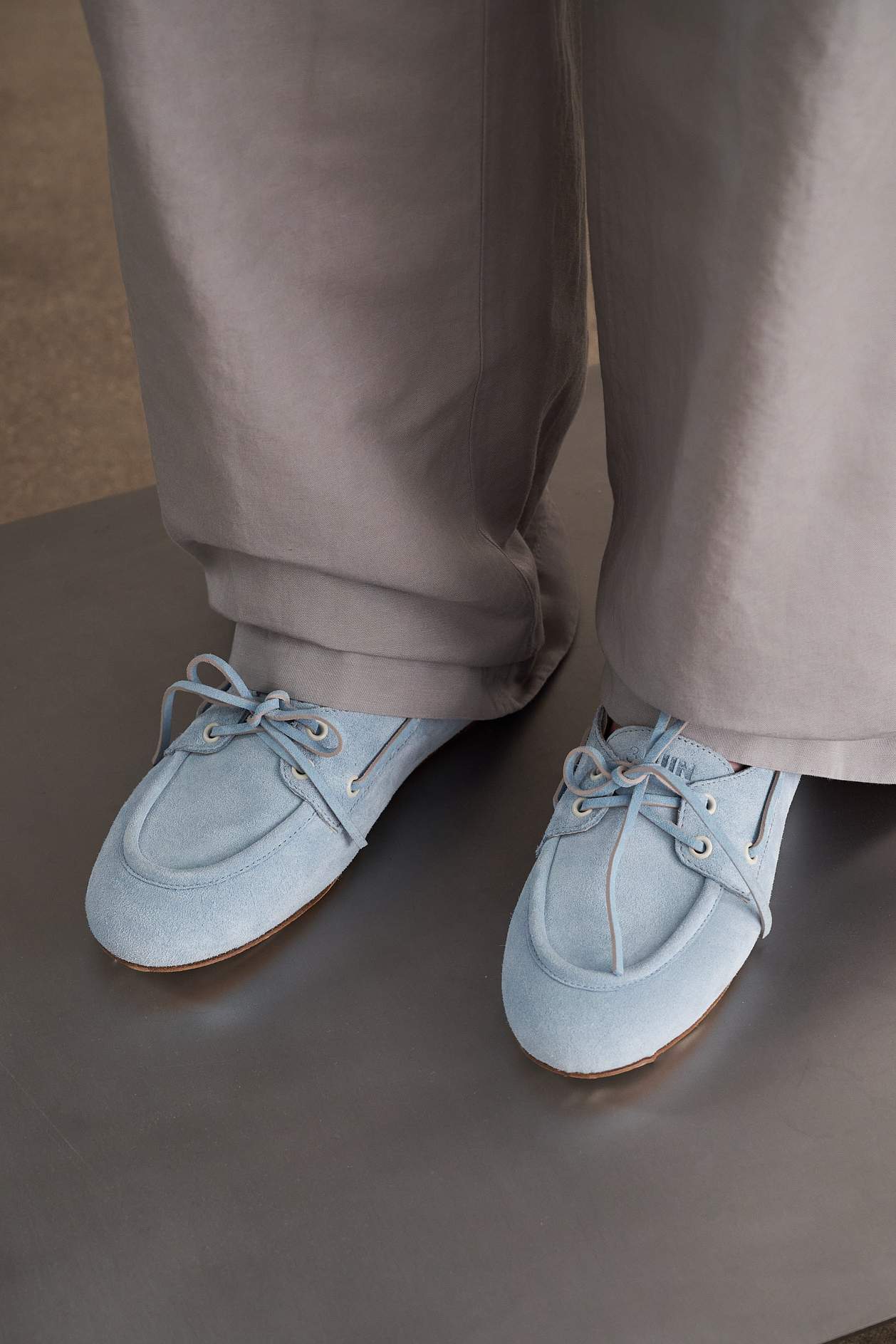 3JUIN Мокасины boat shoes из премиальной замши небесно-голубого оттенка