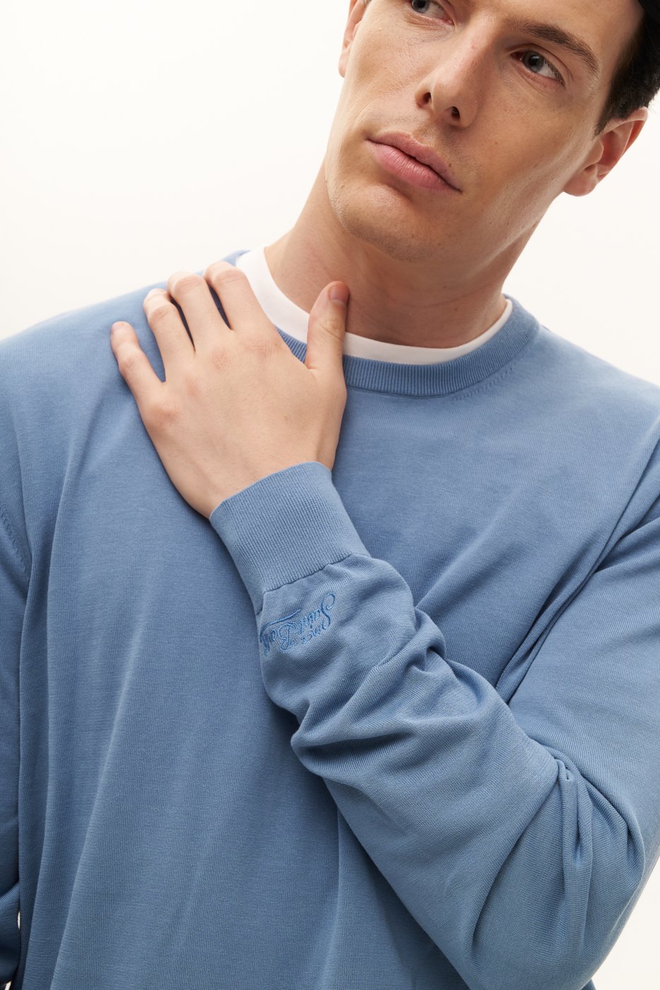 MC2 SAINT BARTH  Пуловер из супертонкого хлопка сизо-голубого оттенка