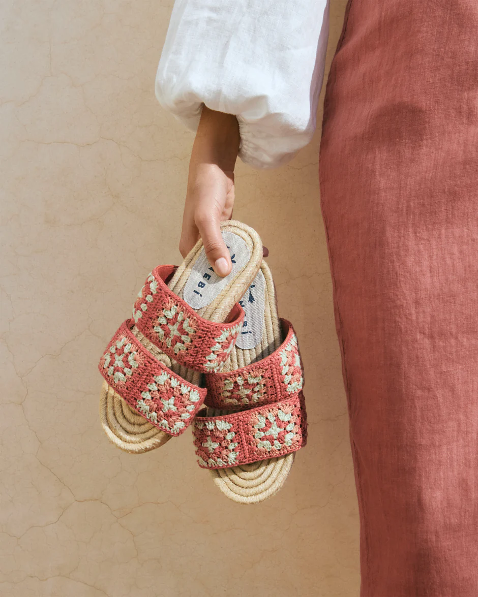 MANEBI  Мюли-эспадрильи с вязаным верхом кроше