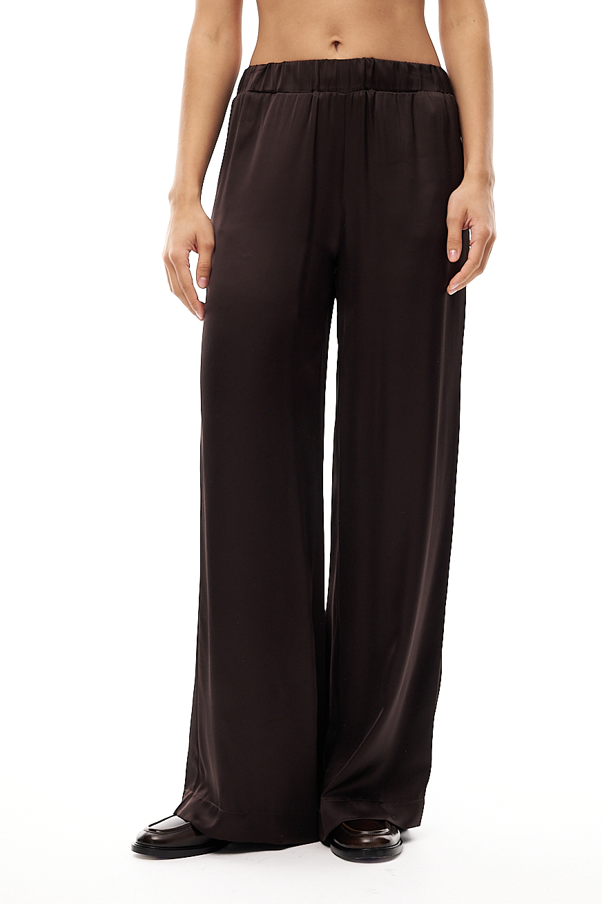 OTTOD'AME  Брюки на мягком поясе из атласного сатина оттенка горького шоколада