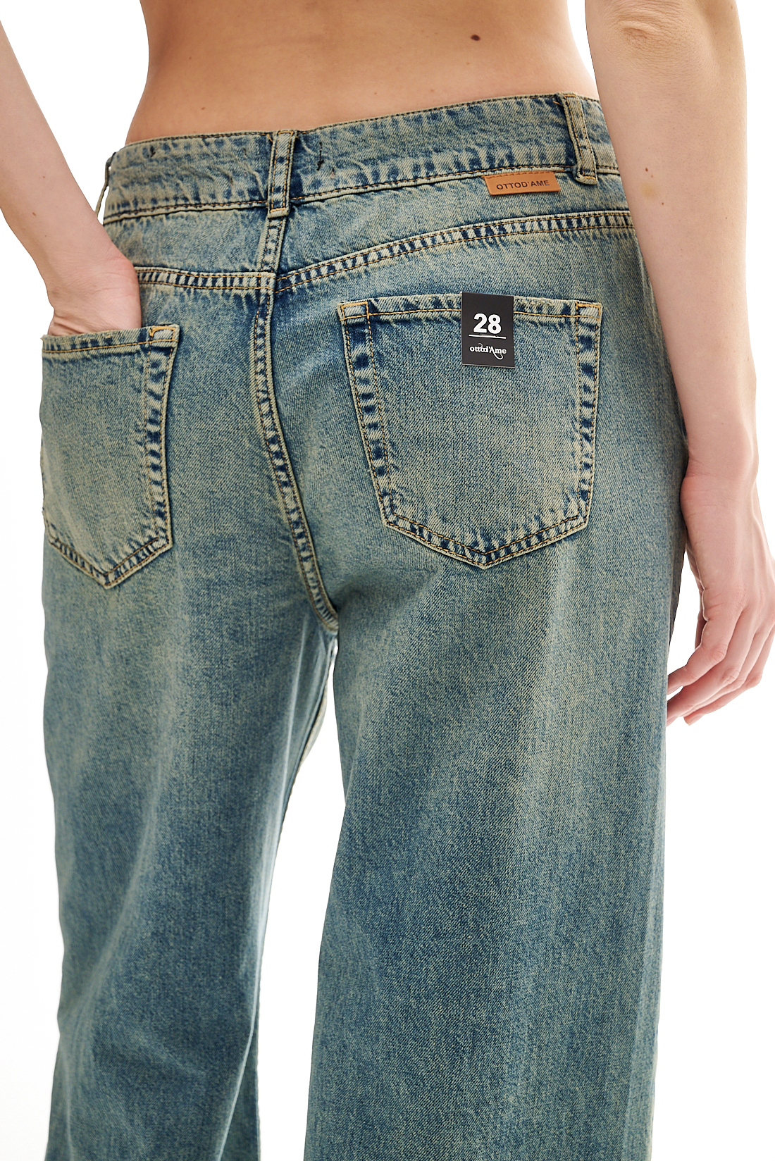 OTTOD'AME  Джинсы широкого кроя с угловыми карманами из денима с дизайнерским варом
