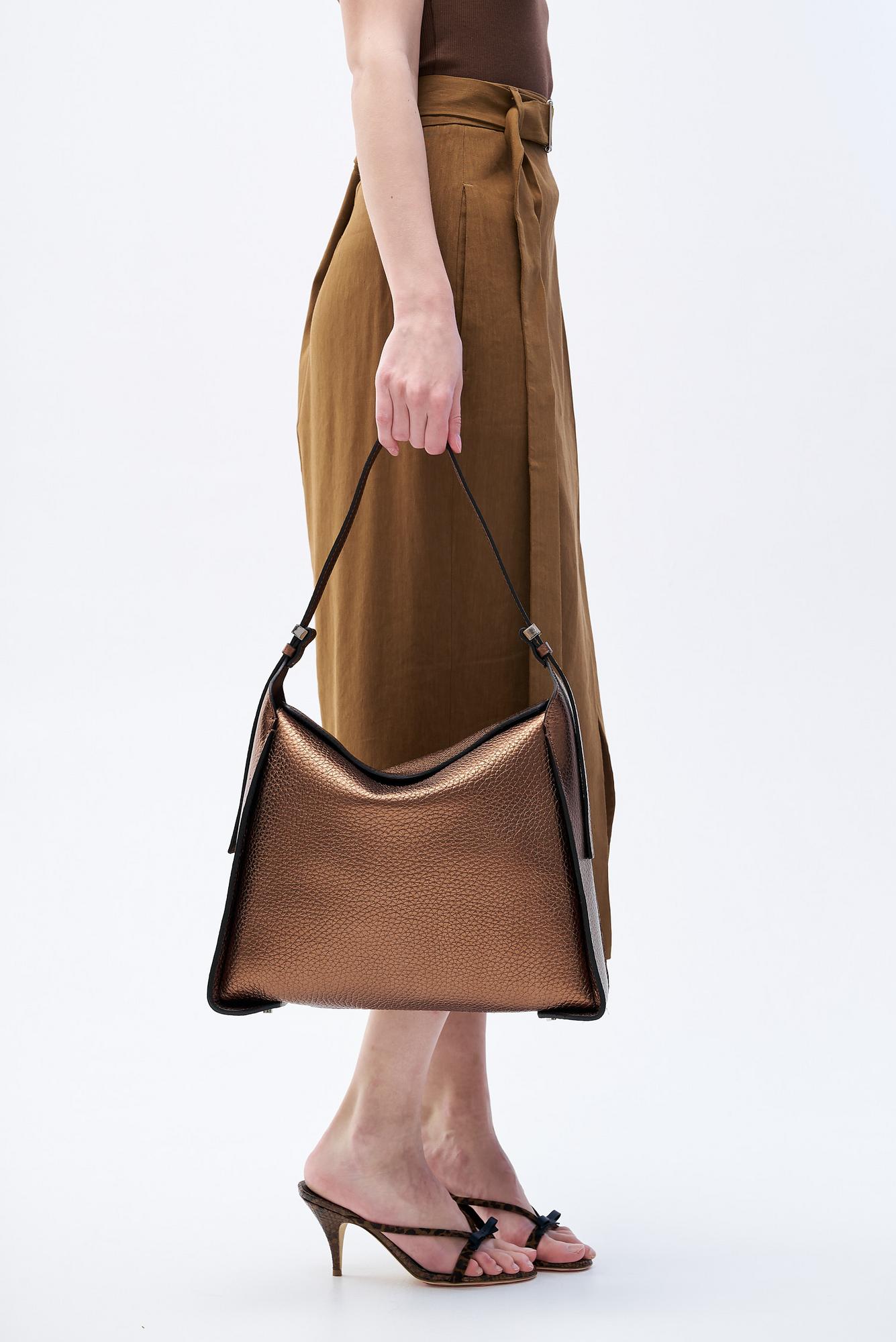 GIANNI CHIARINI Сумка PENELOPE из премиальной зернистой кожи оттенка бронзы