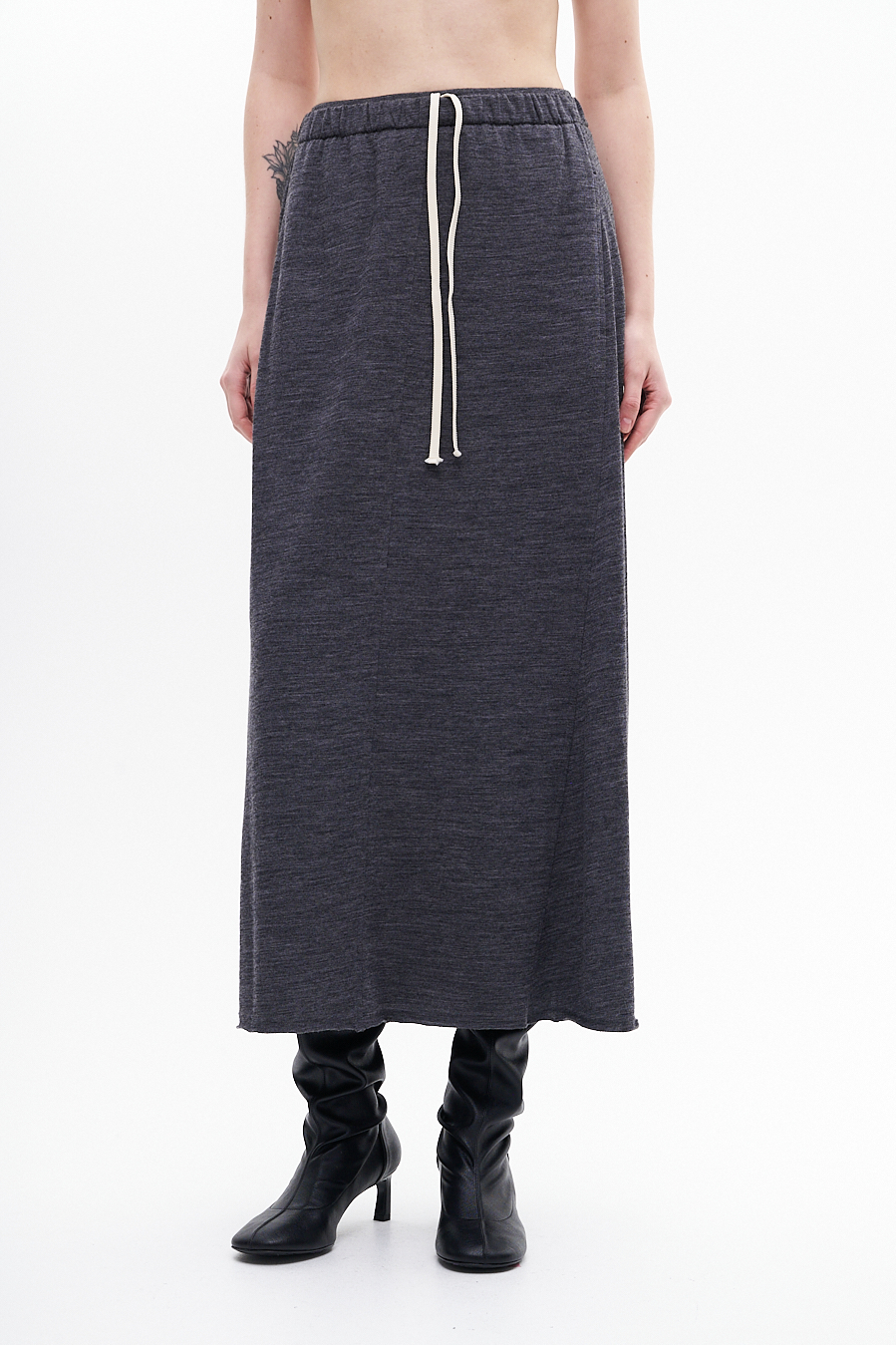 TELA Юбка из джерси длины миди с двойной линией пояса