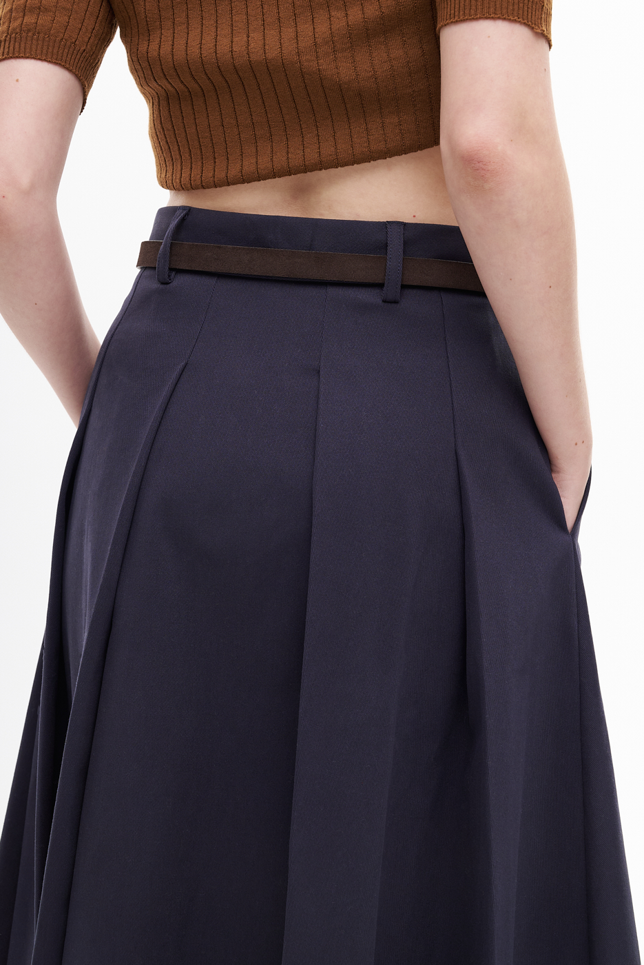 TELA Юбка с прямыми складами из габардина оттенка navy blue