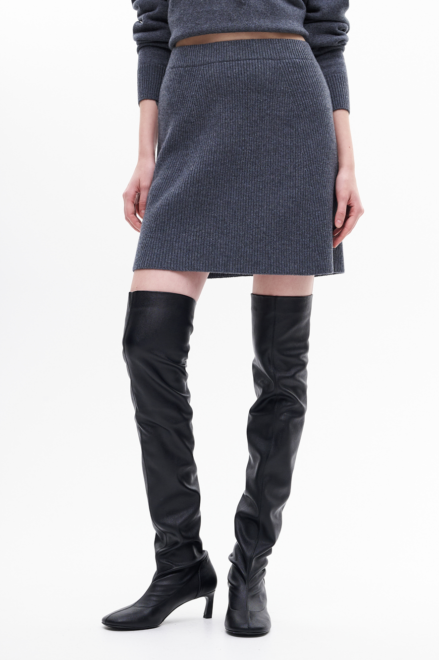 TELA Сапоги-ботфорты с мысом округлой формы на каблуке kitten