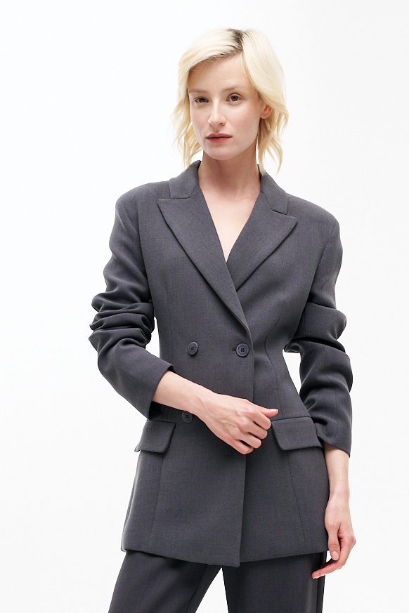 MEME ROAD Двубортный жакет силуэтного кроя из костюмной ткани оттенка антрацит