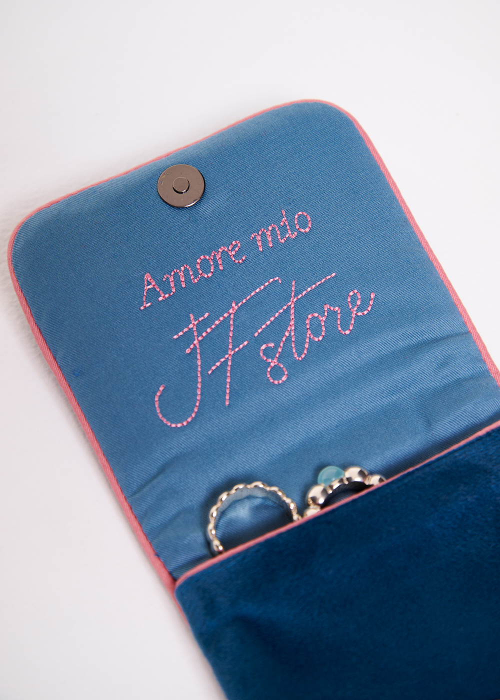 JF STORE Пауч для украшений из бархата оттенка индиго с фирменной вышивкой
