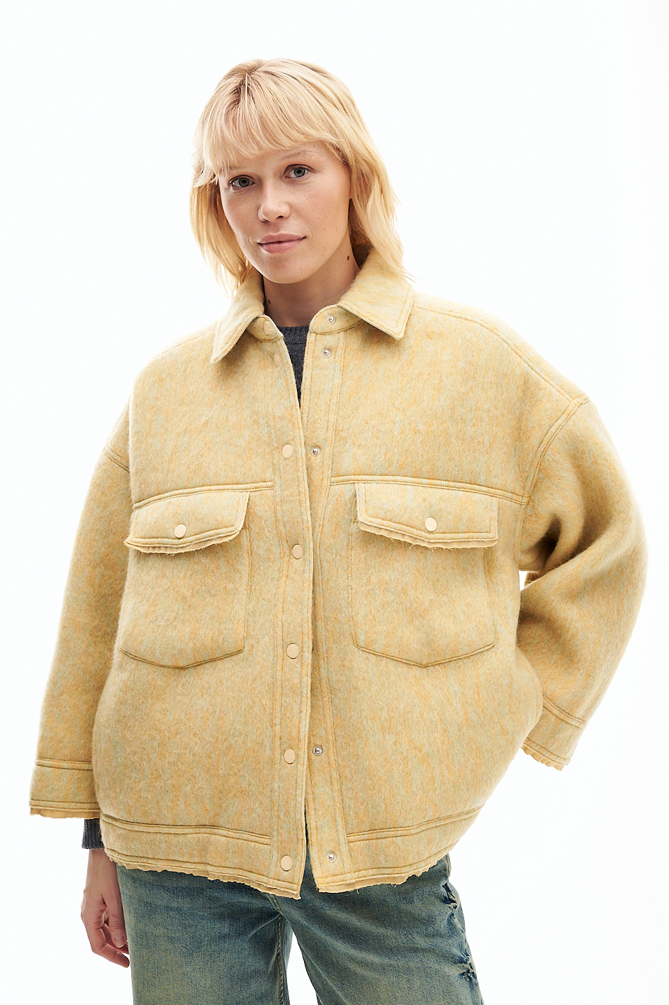 OOF WEAR Пальтовый бомбер рубашечного кроя из мохера нежно-желтого цвета на утепленной подстежке