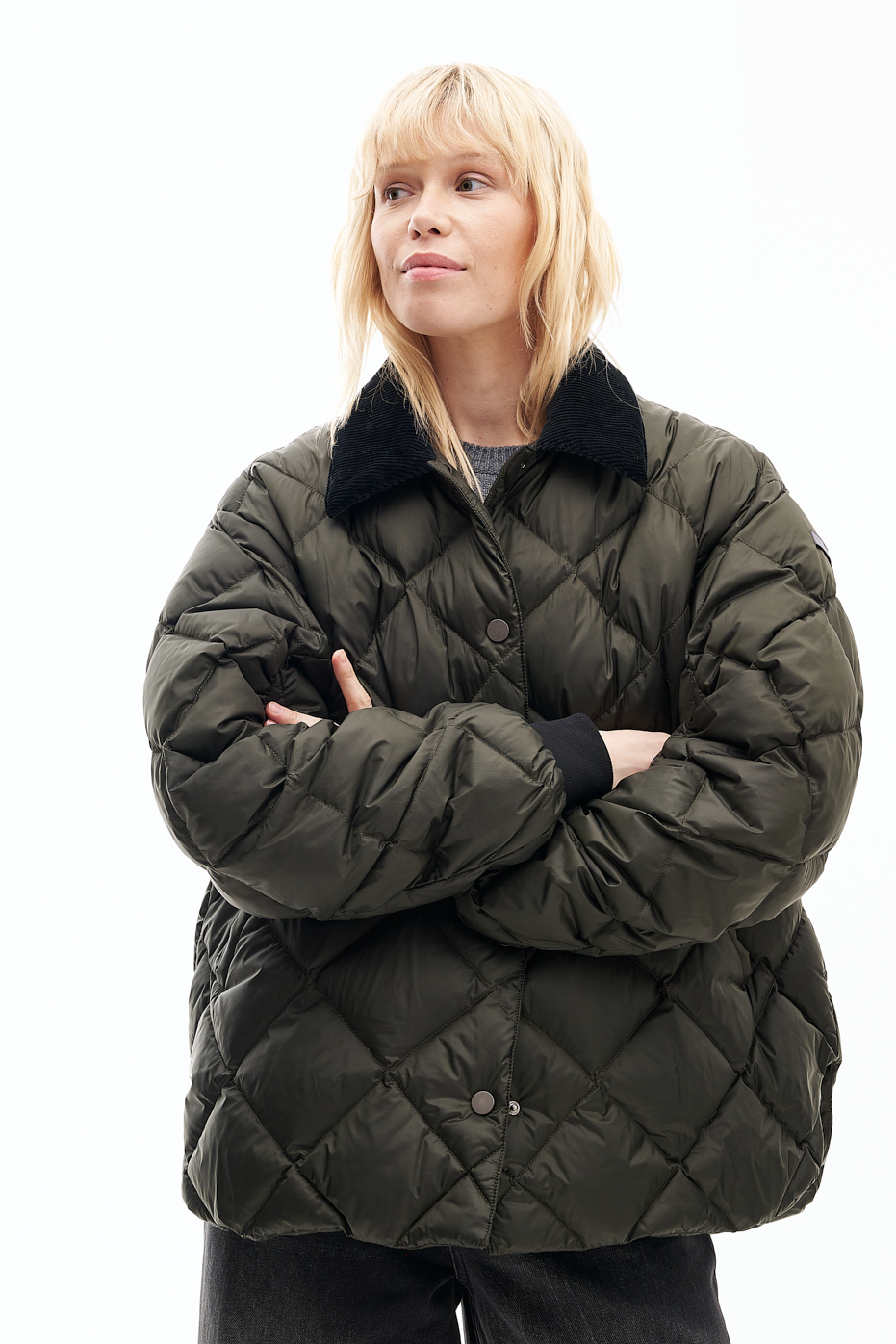 LEMPELIUS Пуховик-бомбер FIA с ромбовидной стежкой из матового нейлона  бутылочного  оттенка с фактурным кордовым воротничком