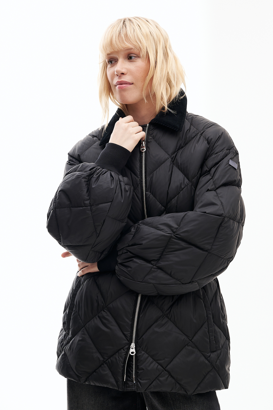 LEMPELIUS Пуховик ANI с ромбовидной стежкой на кулиске с рукавами-буфами и фактурным кордовым воротничком