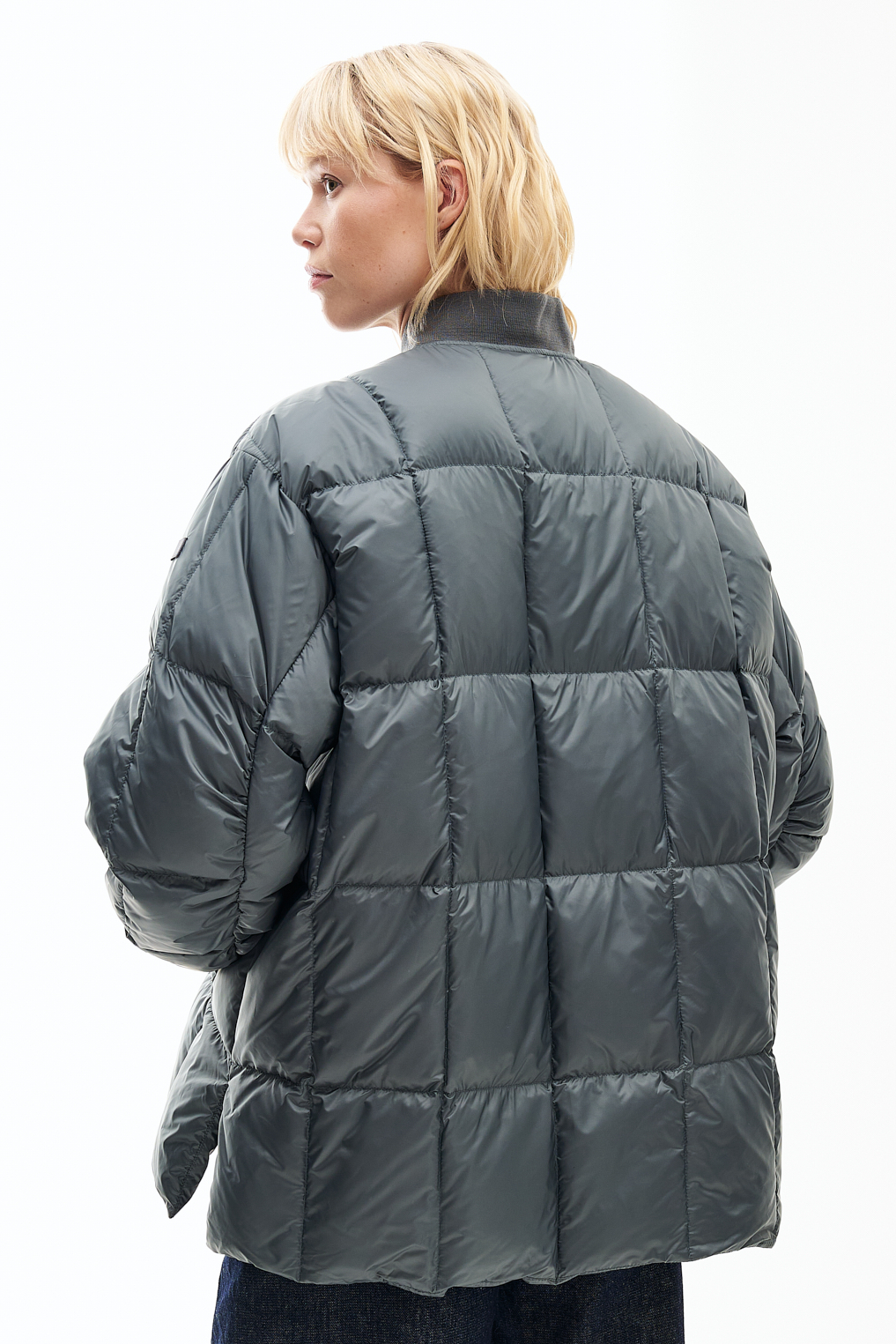 LEMPELIUS Пуховик-бомбер NAL с прямоугольной стежкой из технологичногo нейлона оттенка iron grey