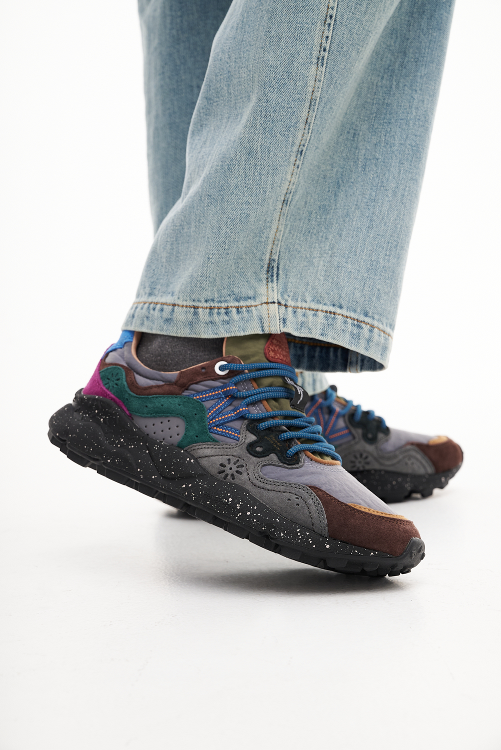 FLOWER MOUNTAIN Кроссовки треккинговые YAMANO 3 в комбинации замши и нейлона оттенка антрацит