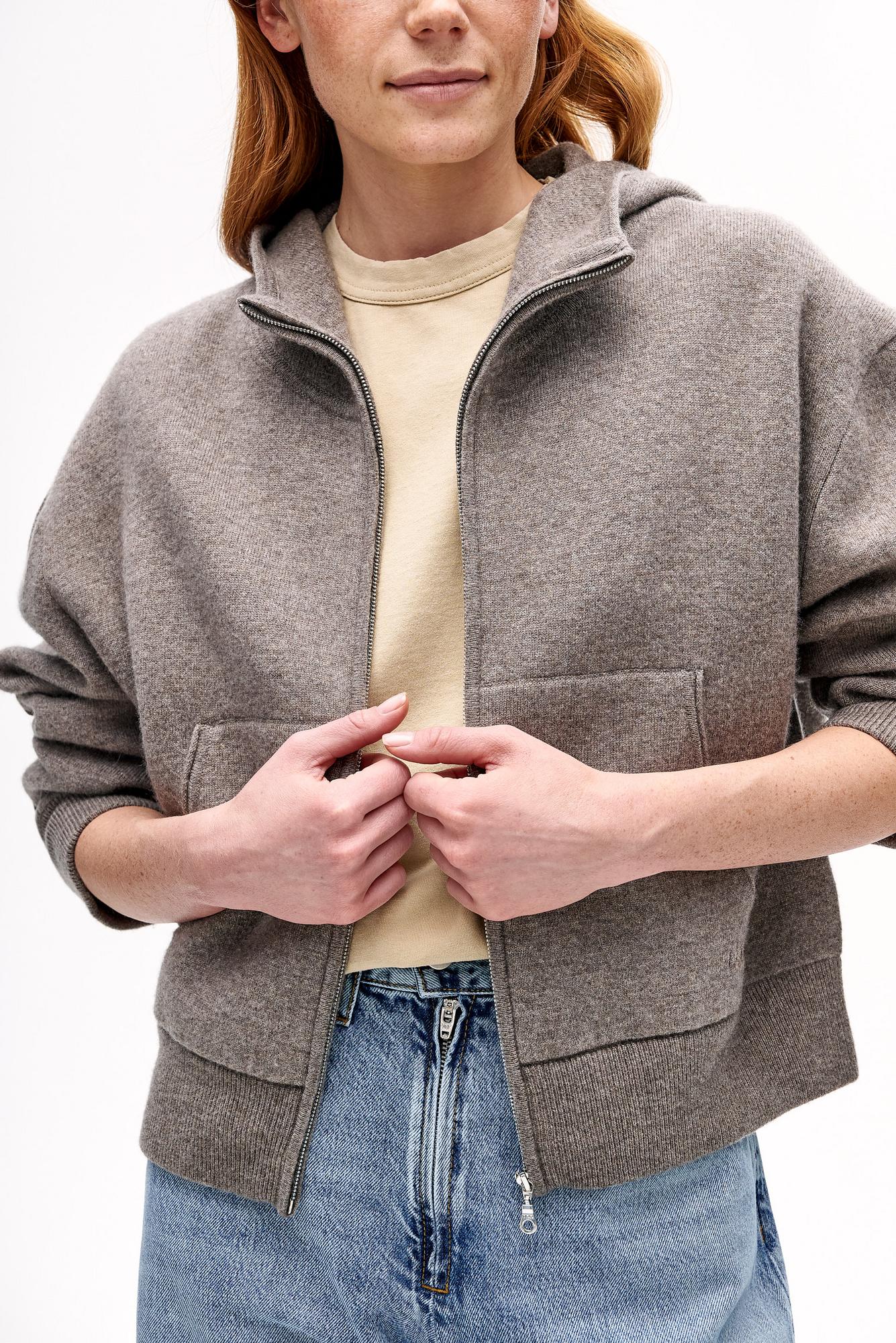 MARGAUX LONNBERG Кардиган на молнии с капюшоном из бленда кашемира и шерсти оттенка тауп