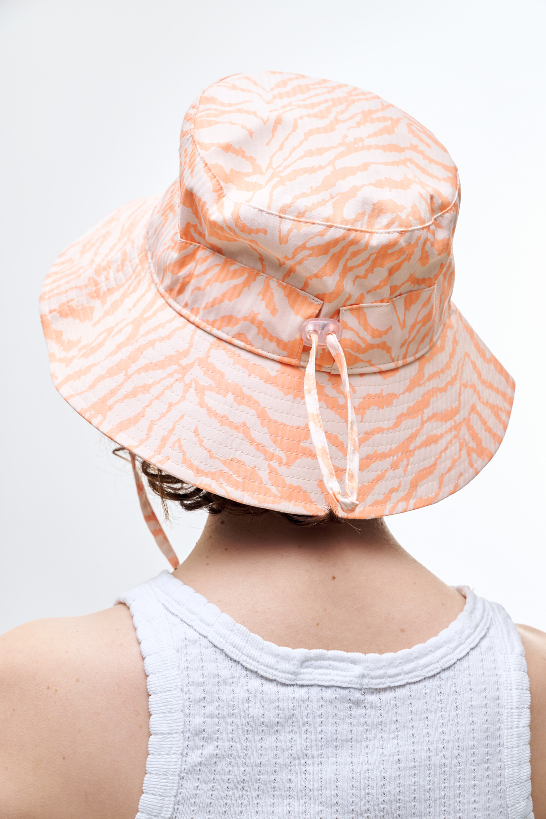 MOTHER Панама The Shady с анималистичным принтом и вышивкой