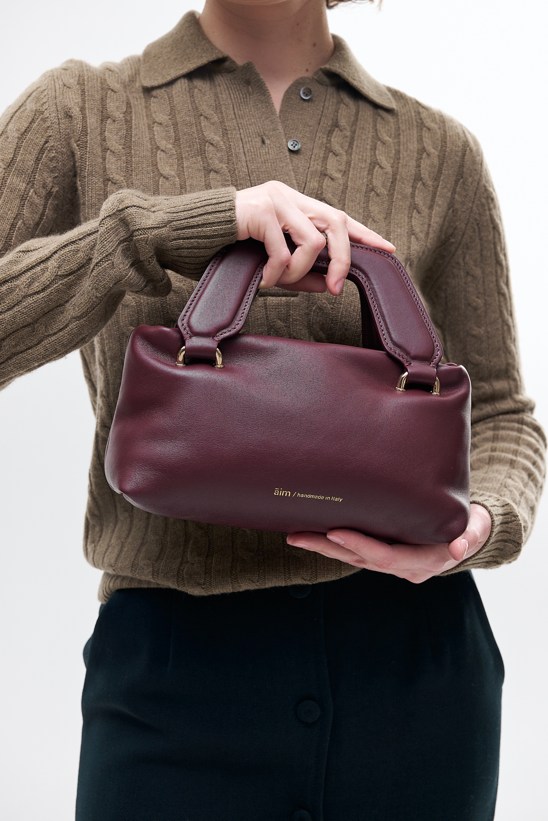 Āim Сумка ALICE nano из премиальной кожи наппа в оттенке бургундского вина