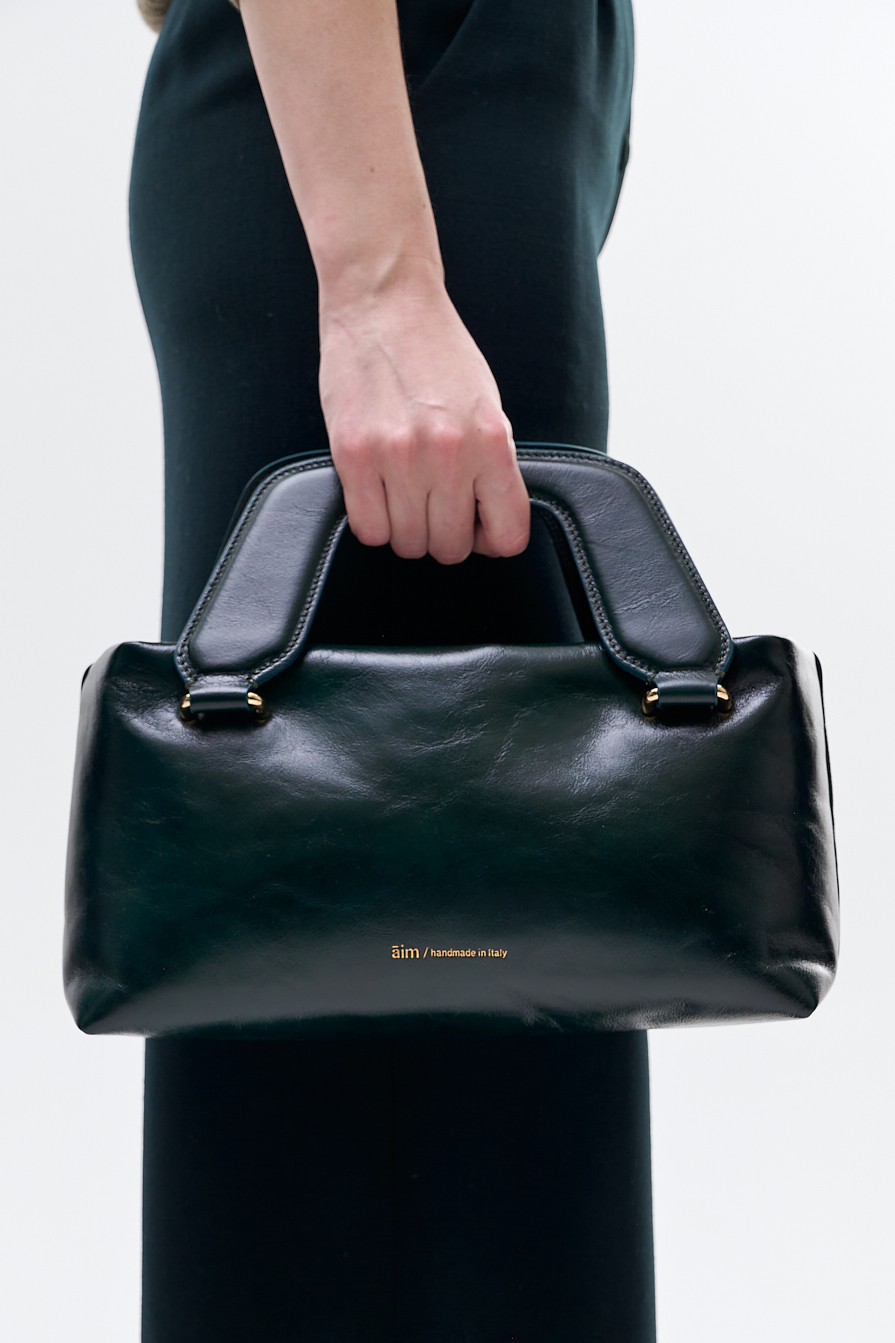 Āim Сумка ALICE из премиальной кожи фактуры crinkle бутылочного оттенка