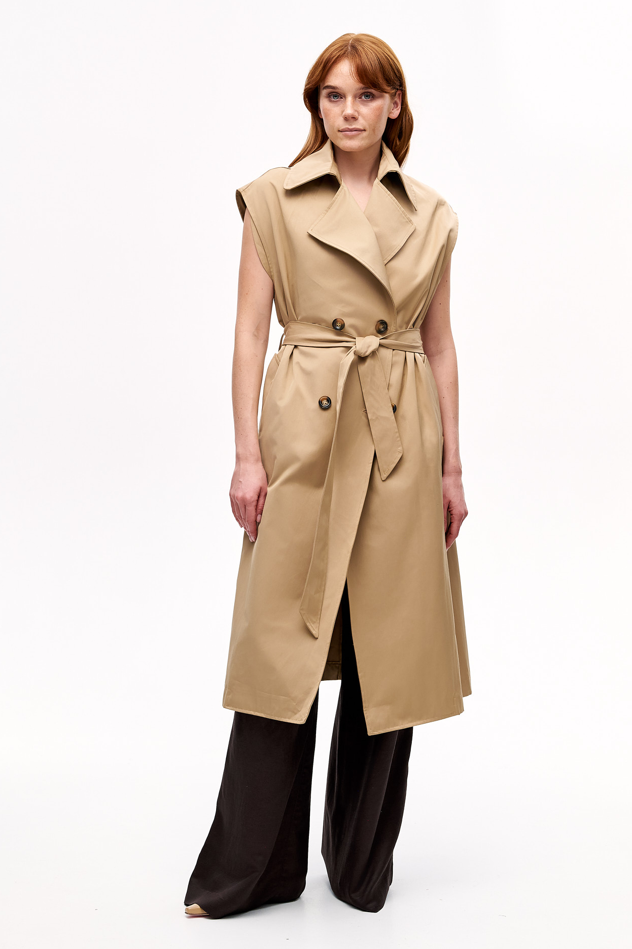 MEME ROAD Тренчкот-трансформер длины миди из габардина песочного оттенка