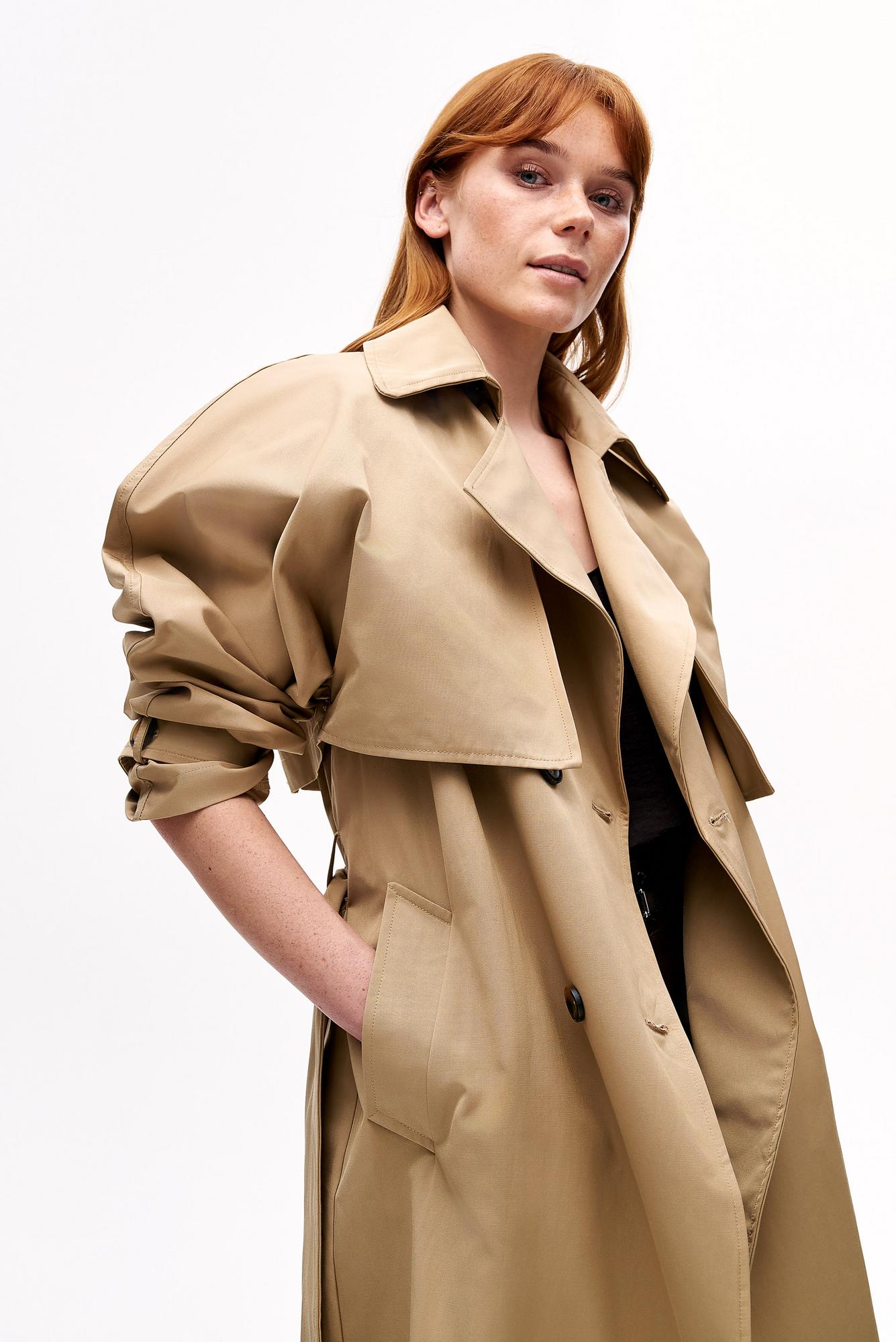 MEME ROAD Тренчкот-трансформер длины миди из габардина песочного оттенка