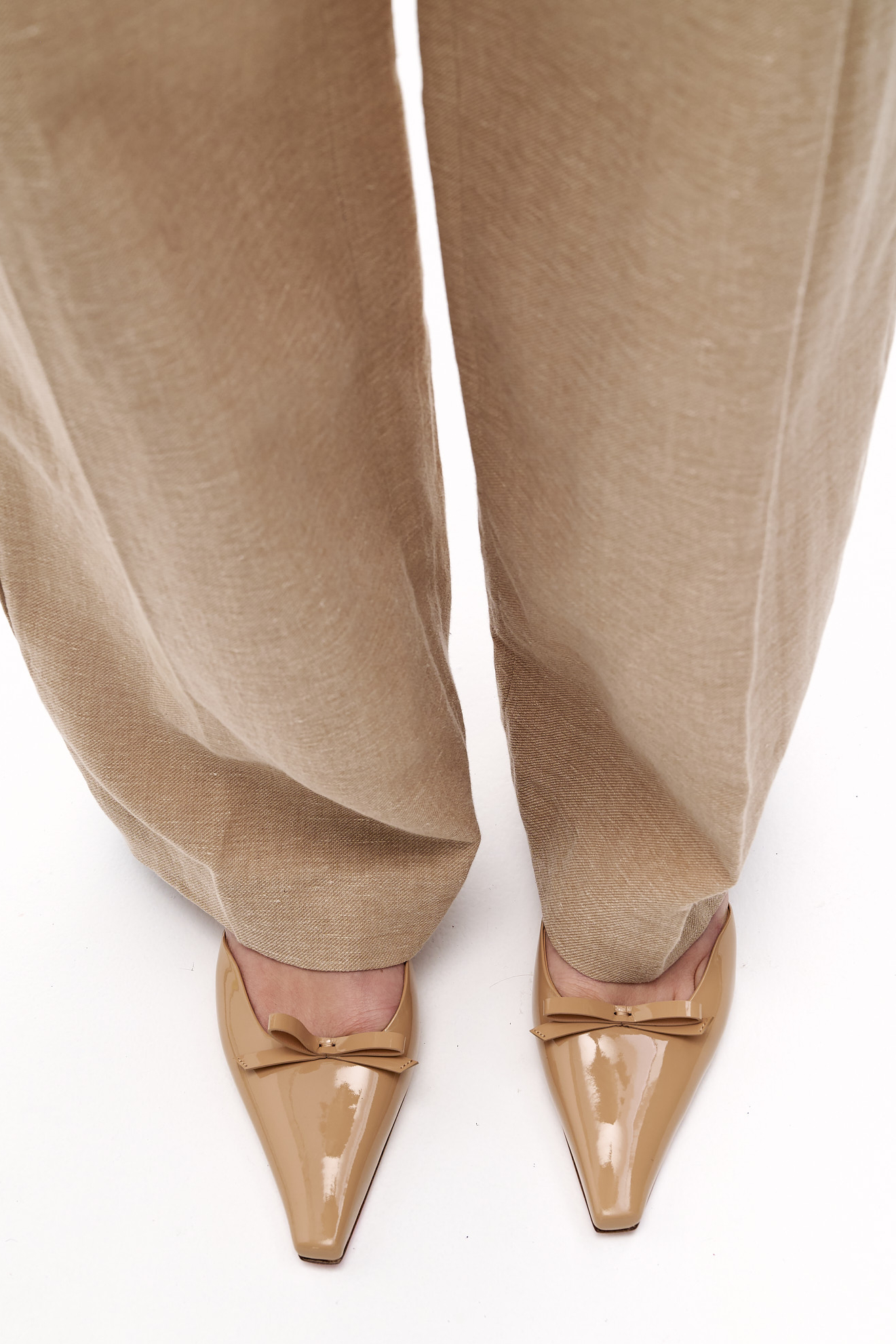 3JUIN Туфли-слингбэки PRETTY из лакированной кожи песочного оттенка с элегантным плоским бантом