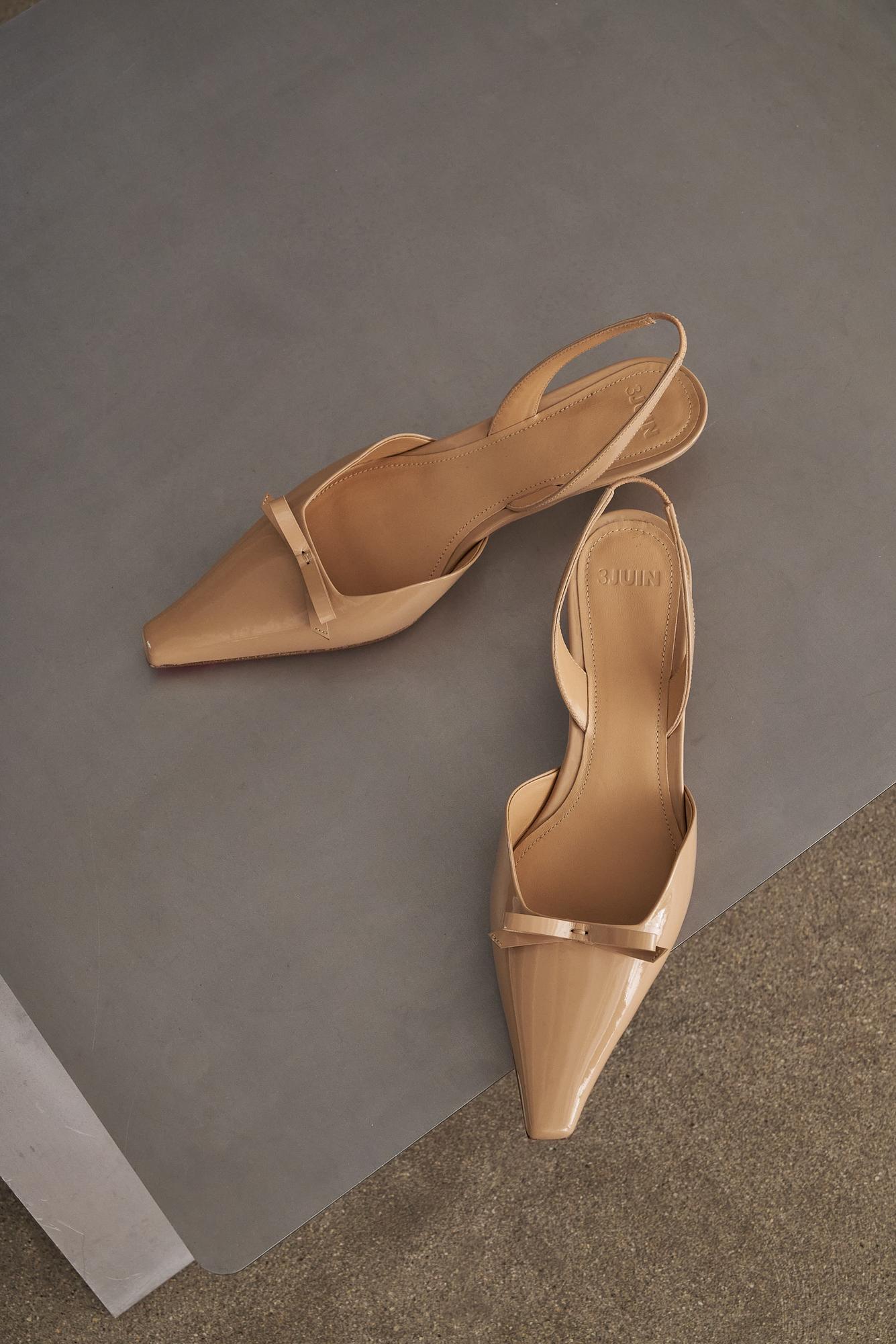 3JUIN Туфли-слингбэки PRETTY из лакированной кожи песочного оттенка с элегантным плоским бантом