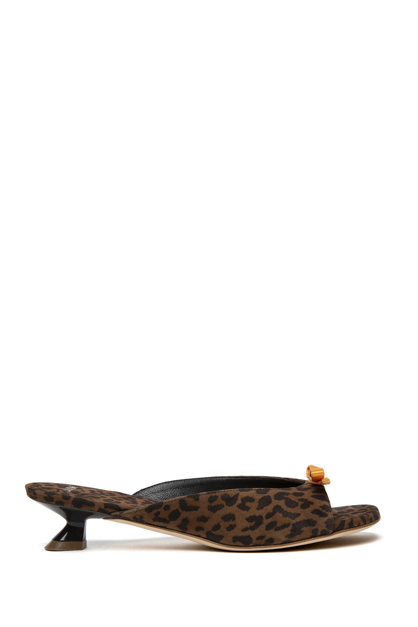 3JUIN Мюли PENNY из замши с лео-принтом и контрастным бантом