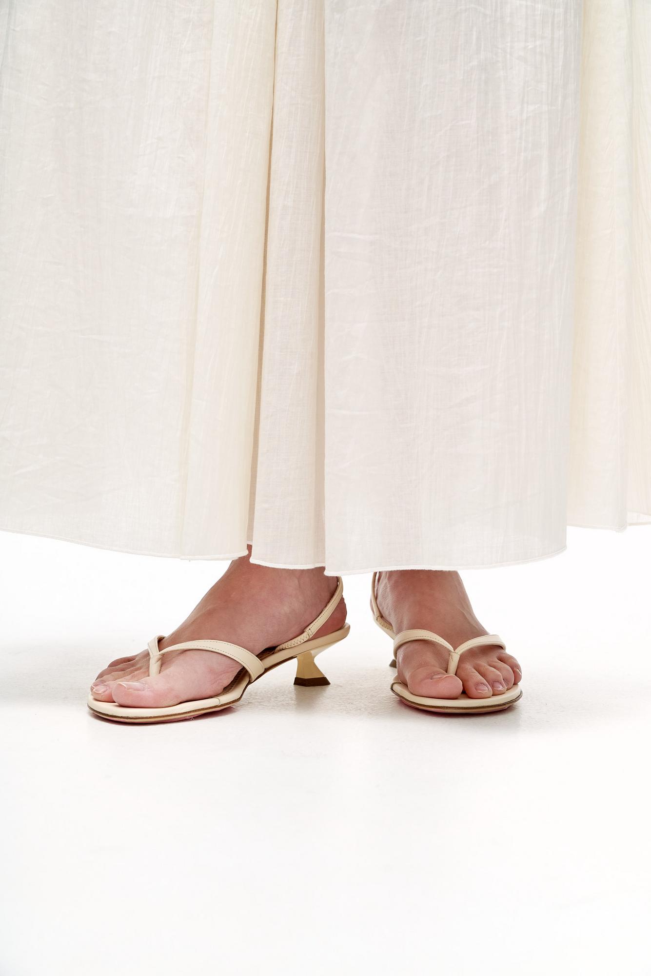 3JUIN Босоножки GINNY с перемычкой между пальцев из кожи наппа оттенка сливочного масла