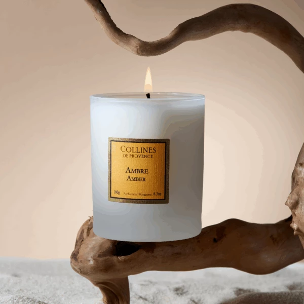 COLLINES DE PROVENCE Свеча ароматическая Amber из коллекции Les naturelles
