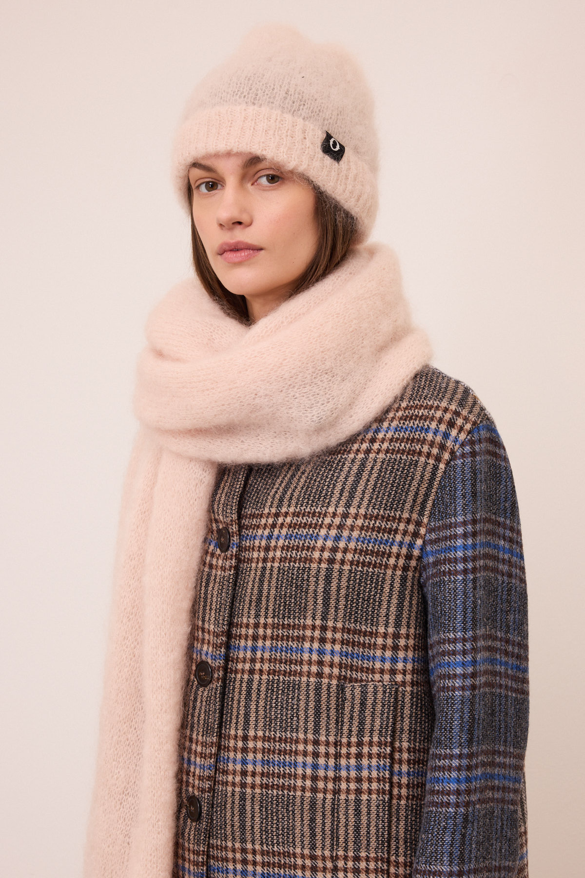 OTTOD'AME Шапка с отворотом из бейби мохера оттенка нежной розы