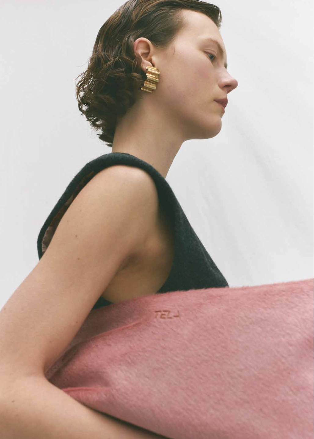 TELA Сумка-пушет KAORI из кожи пони оттенка пыльной-розы