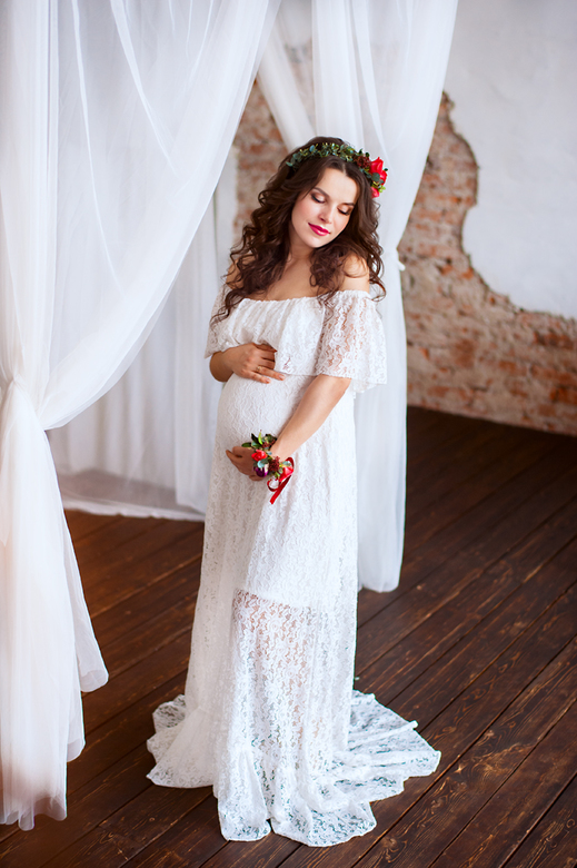 Белое платье из гипюра