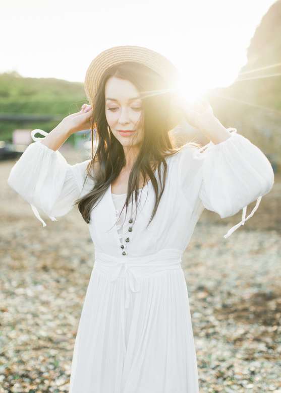 Молочное платье в стиле кантри