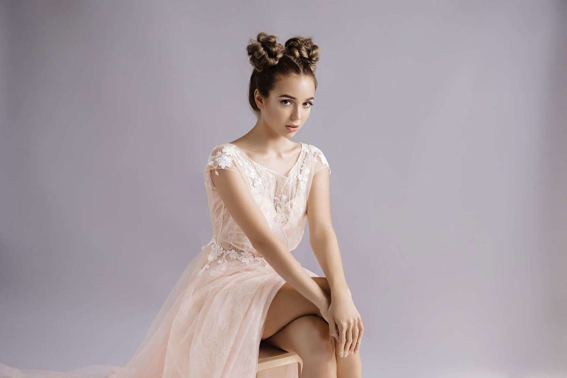 Нежное платье в розовом оттенке