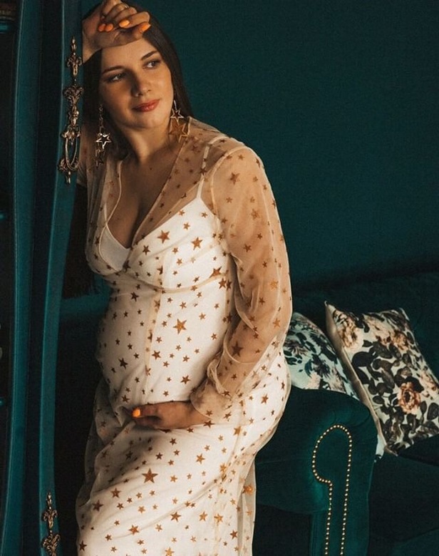 Звездная накидка с молочным платьем