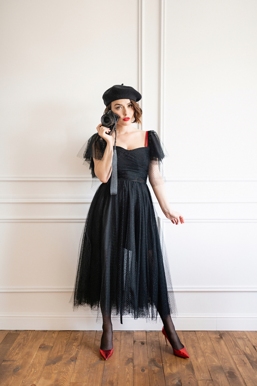 Черное миди платье в сеточку