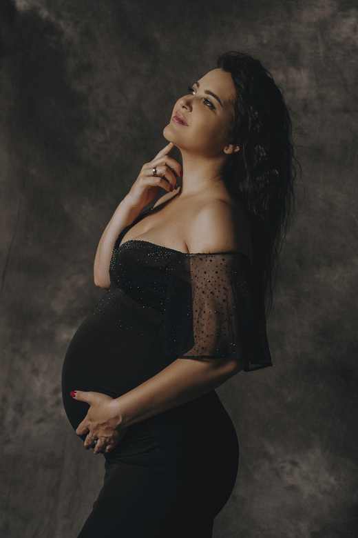 Черное платье с крылышками