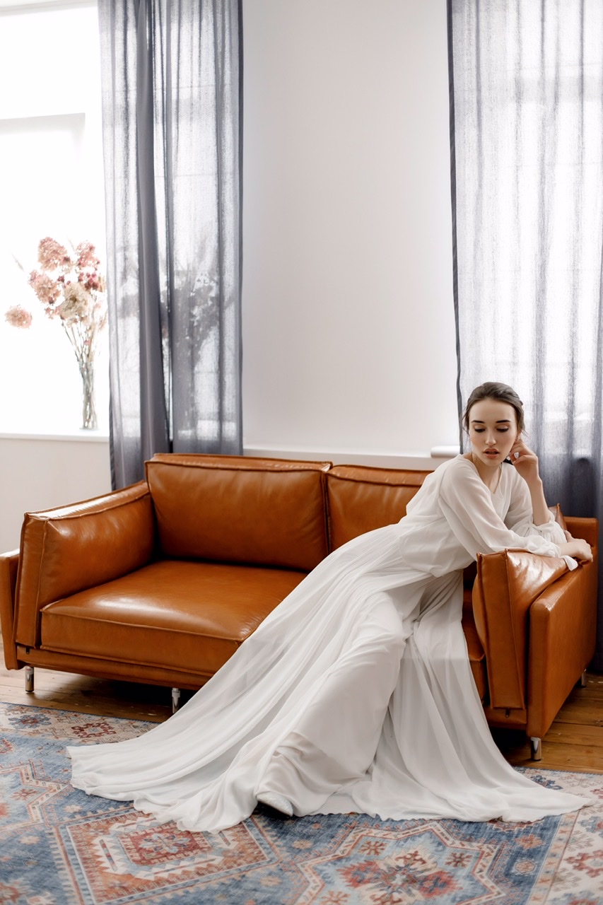 Молочное шифоновое платье