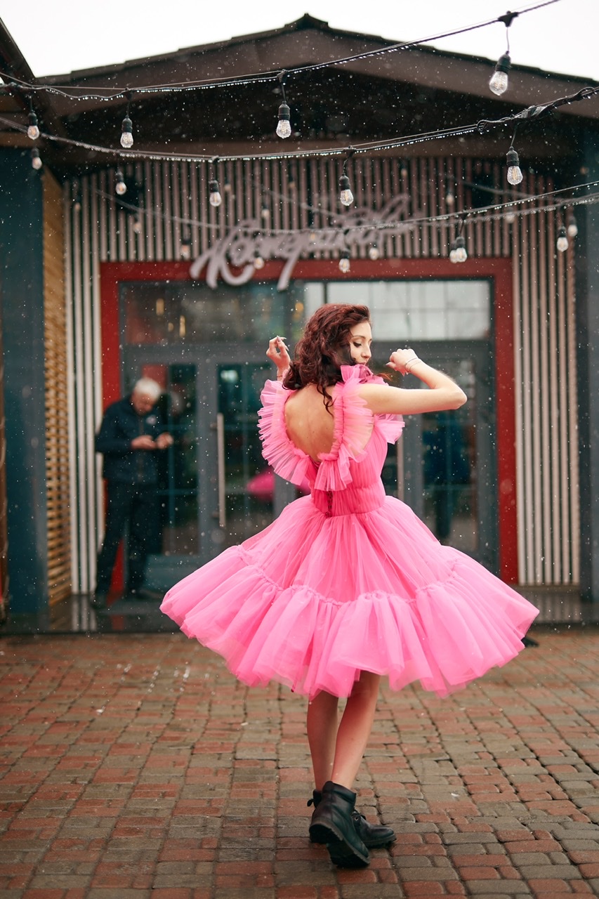 Малиновое короткое, пышная фатиновая юбка