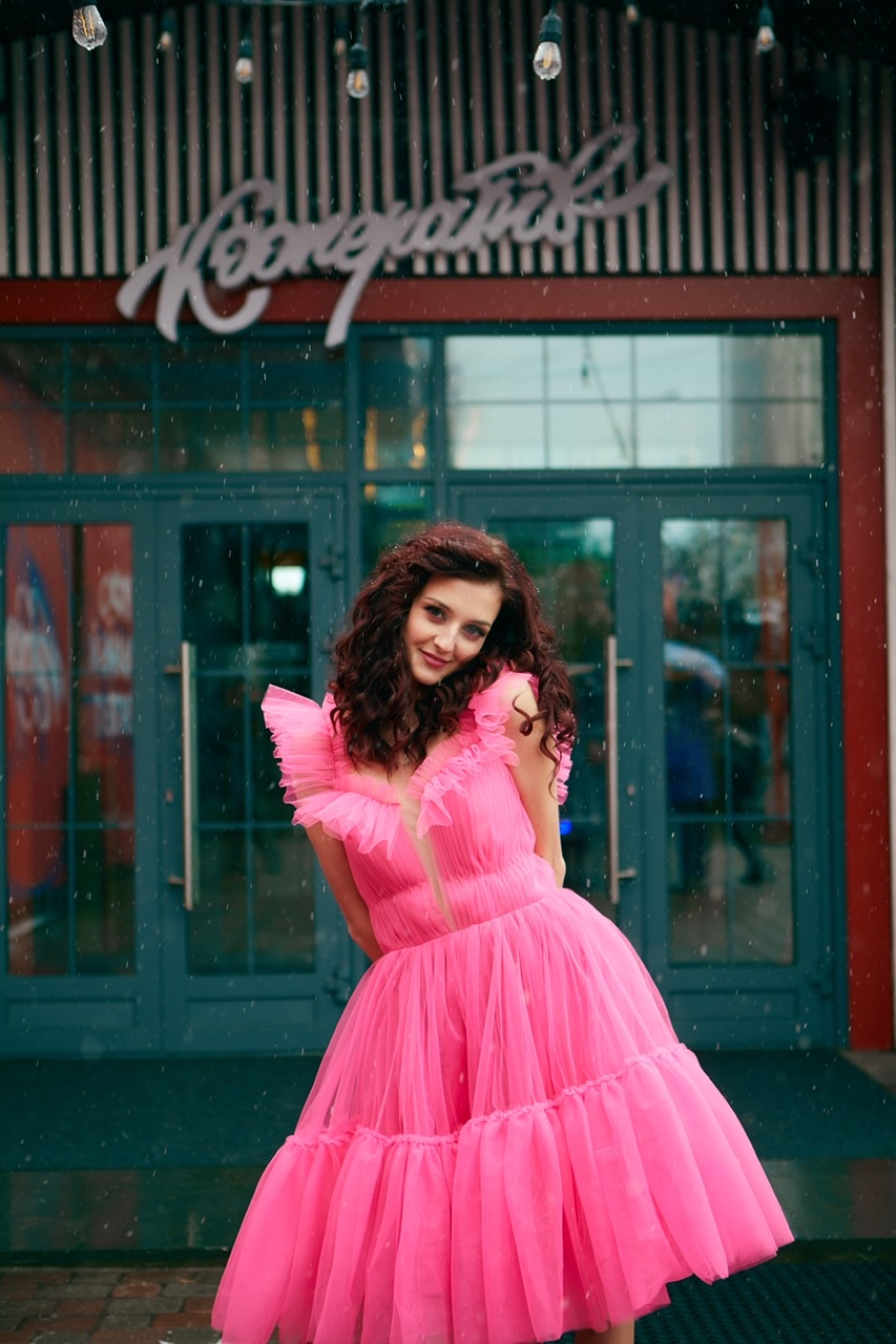 Малиновое короткое, пышная фатиновая юбка