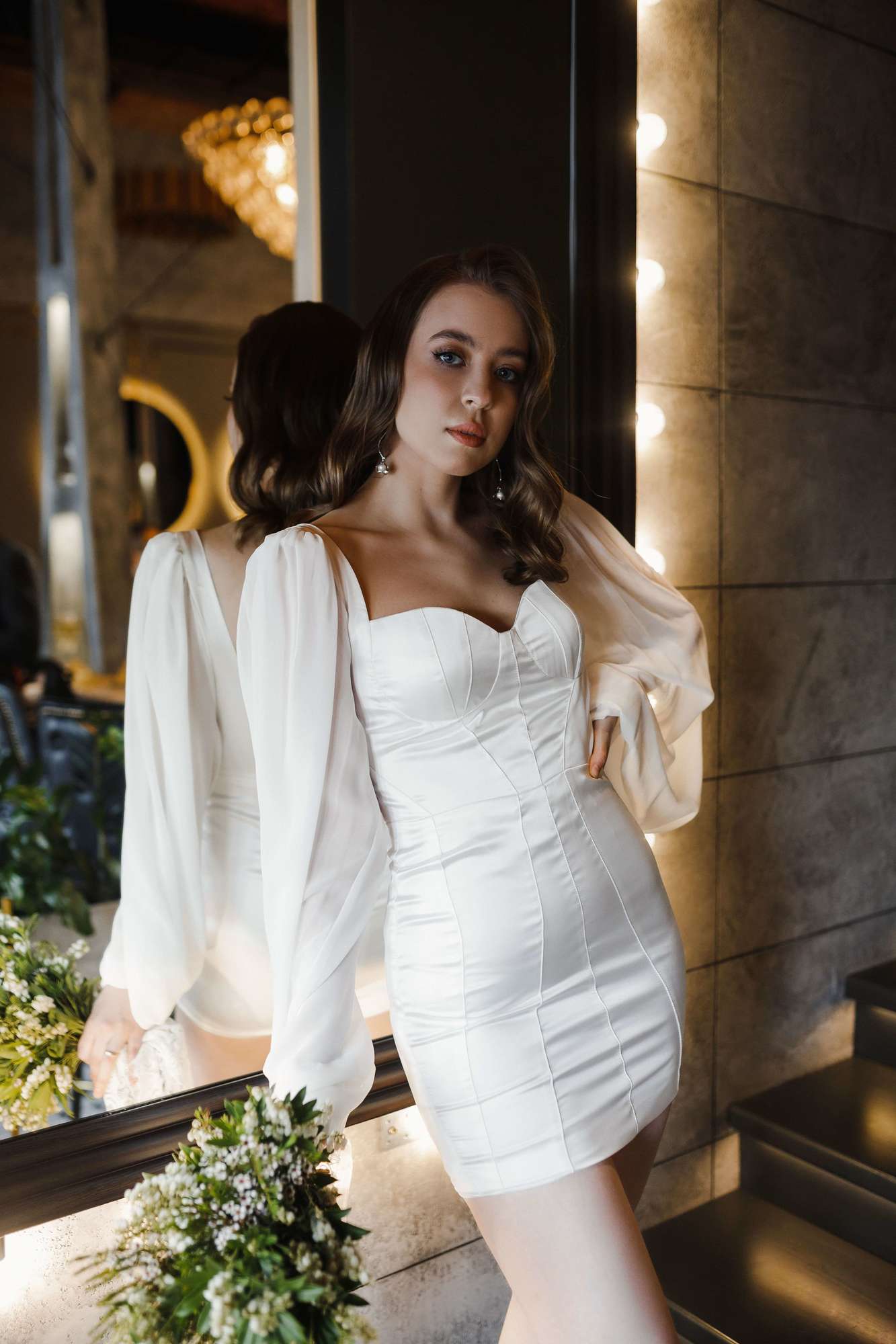 Шелковое мини платье с рукавом-фонариком