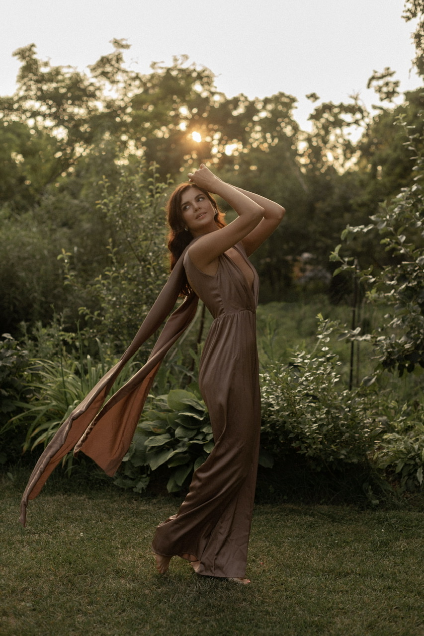 Шоколадный шелковый комбинезон