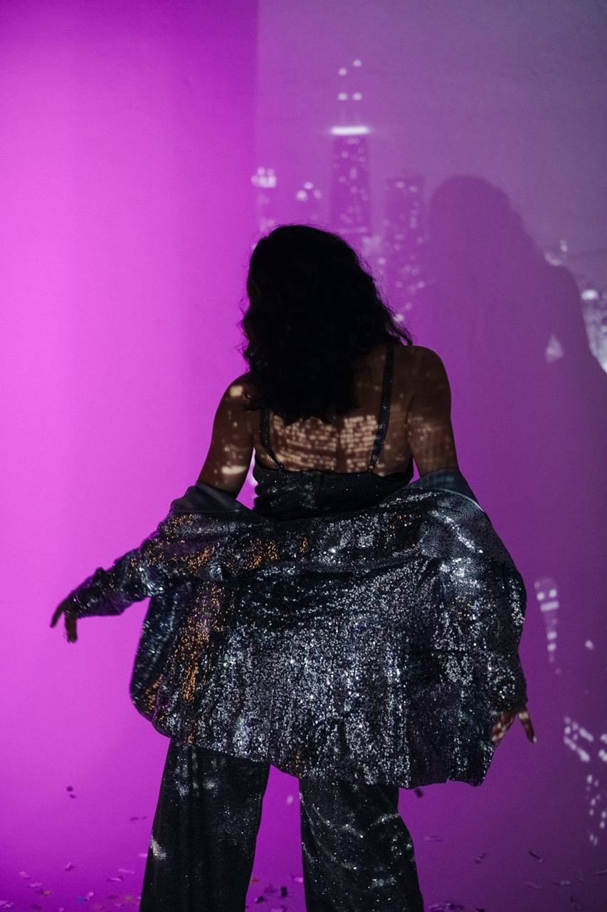 Серебряный пиджак в пайетку